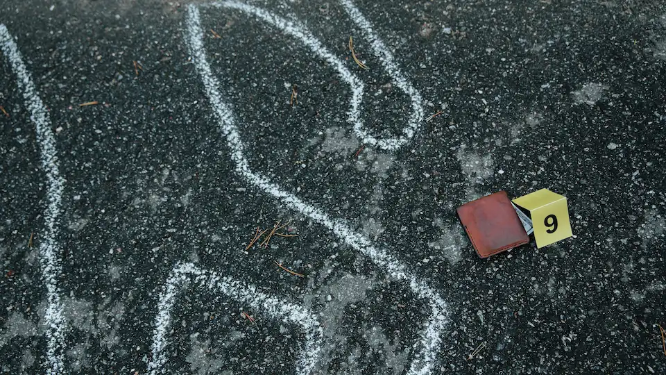 Kasten öldürme dosyasında olay yeri krokisi ve delil işaretleyicisi